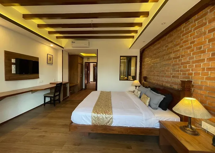Ambassador Garden Hotel