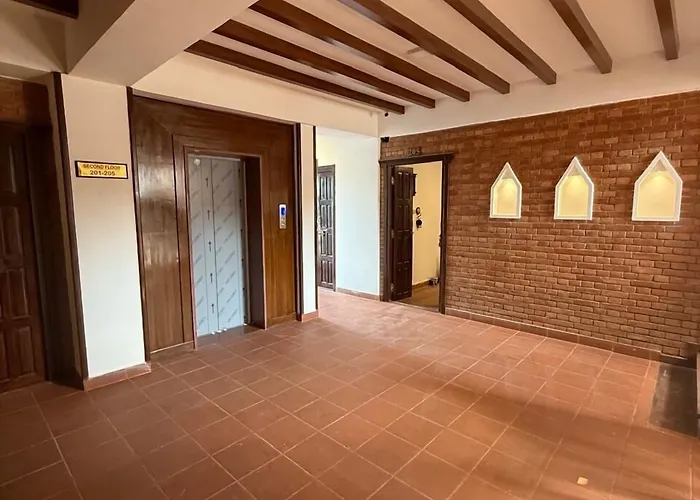 Hotel Ambassador Garden 4*