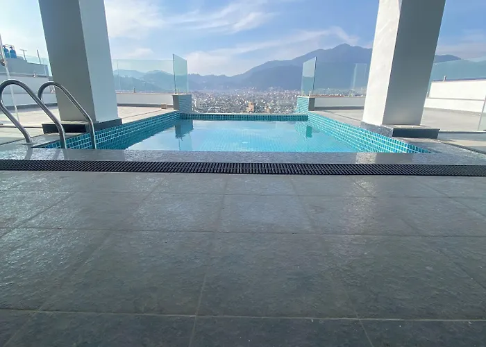 Ambassador Garden Hotel 4*